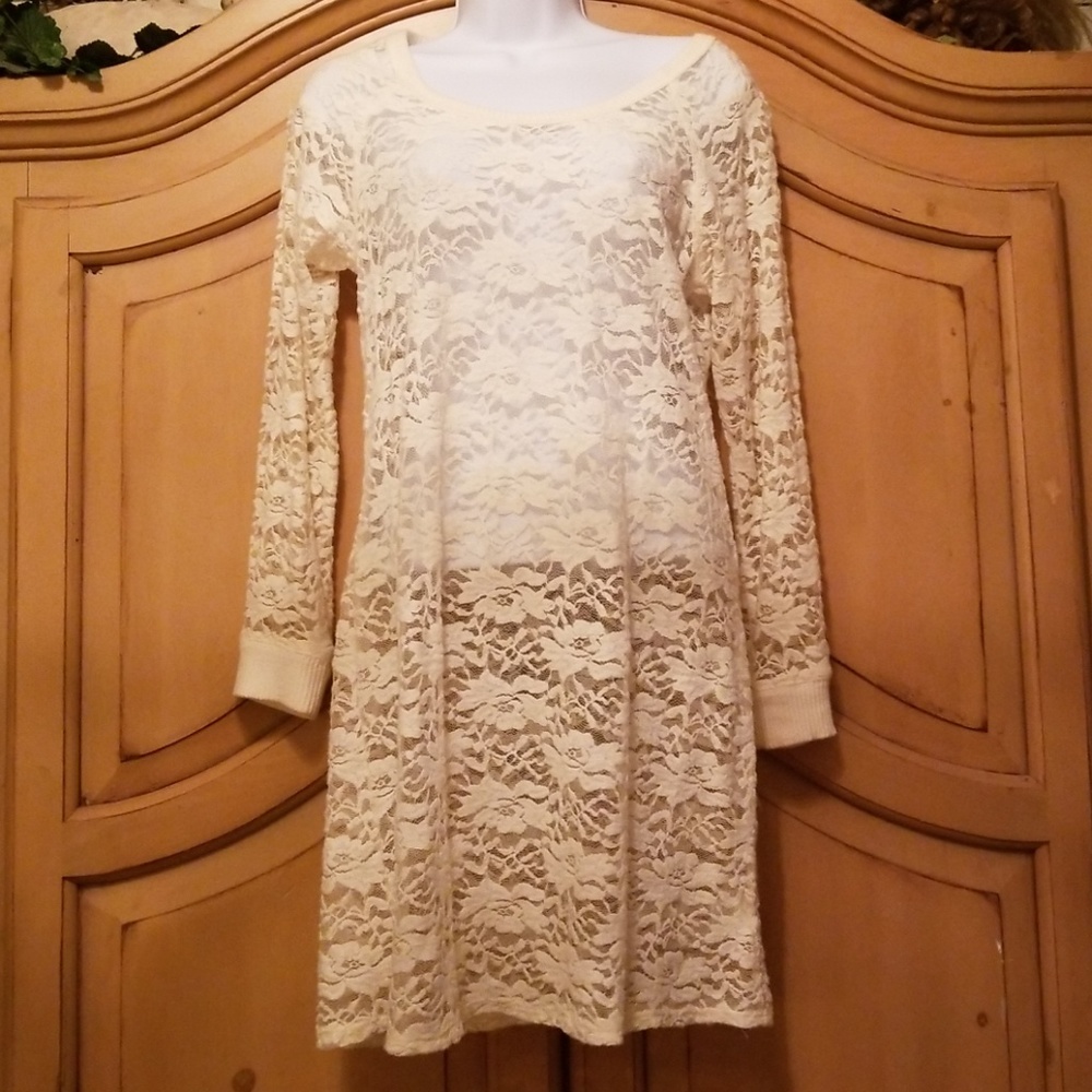 Dolled Up by F-A-N-C Lace Tunic/Dress size medium